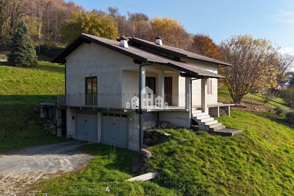 casa indipendente in vendita a Val di Chy in zona Alice Superiore