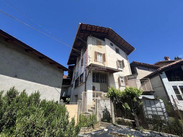 casa indipendente in vendita a Val di Chy in zona Pecco