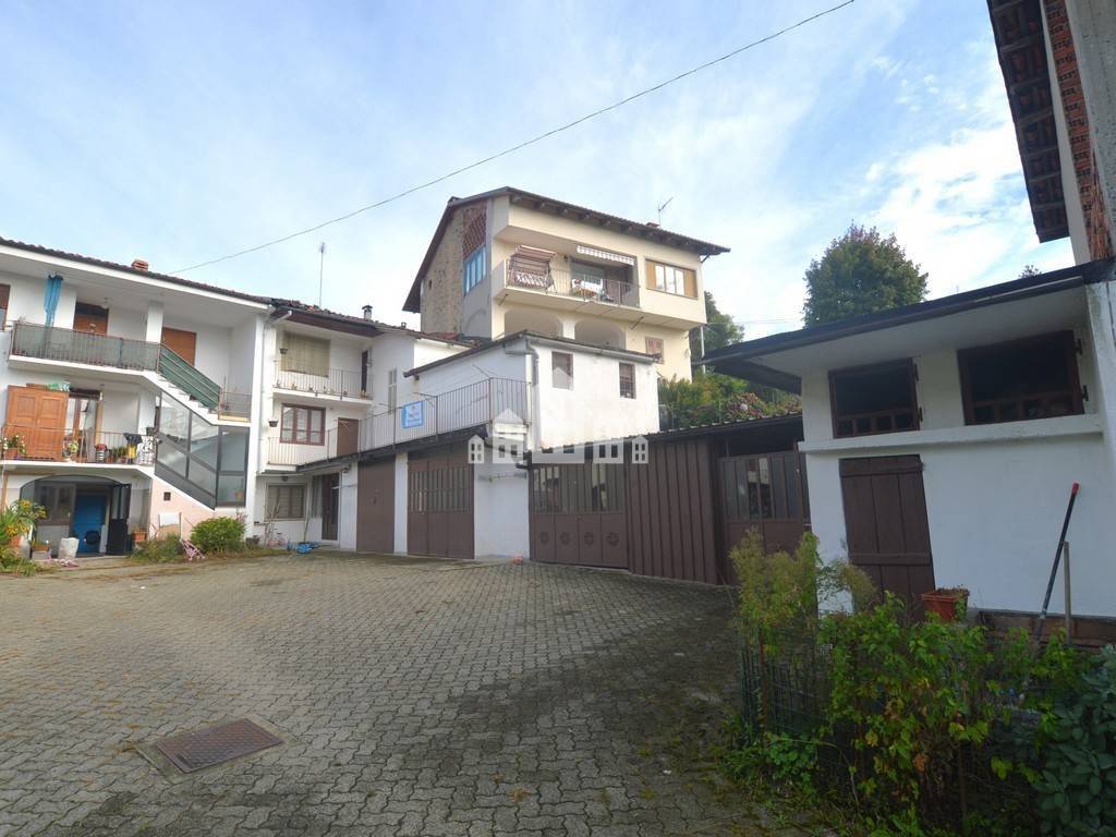 casa indipendente in vendita a Val di Chy in zona Pecco