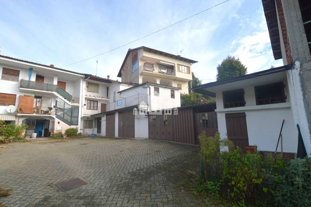casa indipendente in vendita a Val di Chy in zona Pecco