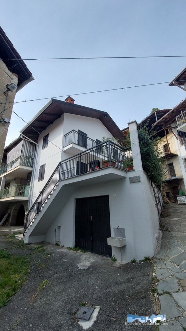 casa semindipendente in vendita a Val di Chy in zona Pecco