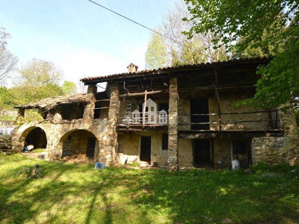 casa indipendente in vendita a Val di Chy in zona Alice Superiore