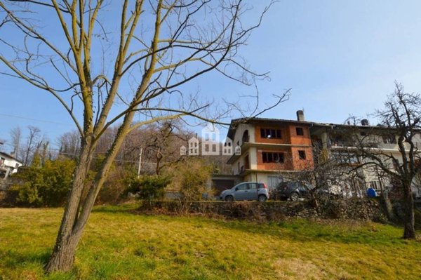 casa semindipendente in vendita a Val di Chy in zona Pecco