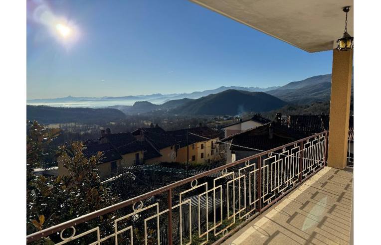 casa indipendente in vendita a Val di Chy in zona Lugnacco
