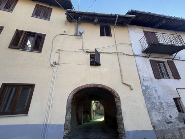 casa indipendente in vendita a Val di Chy in zona Lugnacco