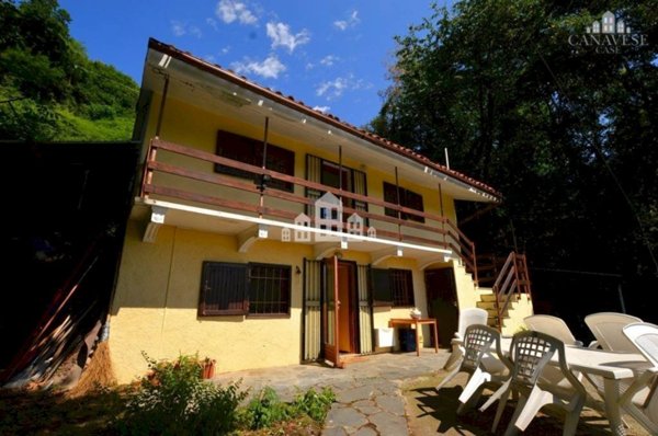 casa indipendente in vendita a Val di Chy in zona Lugnacco