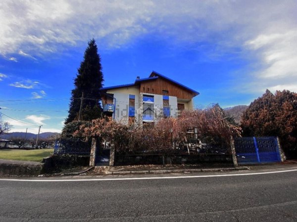 pentavano in vendita a Val di Chy in zona Gauna
