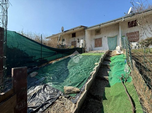 casa indipendente in vendita a Val di Chy in zona Alice Superiore