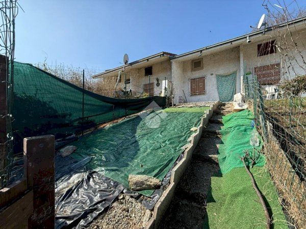 casa indipendente in vendita a Val di Chy in zona Alice Superiore