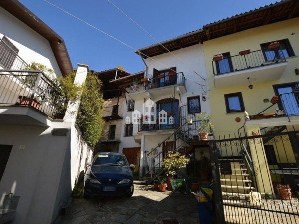 casa indipendente in vendita a Val di Chy in zona Pecco
