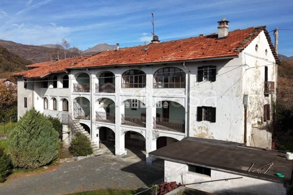 casa indipendente in vendita a Val di Chy in zona Gauna