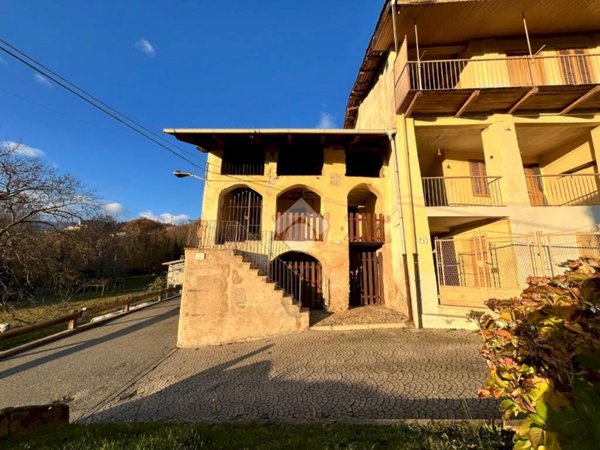 casale in vendita a Val di Chy