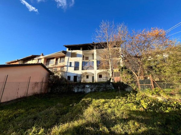 casa indipendente in vendita a Val di Chy in zona Lugnacco