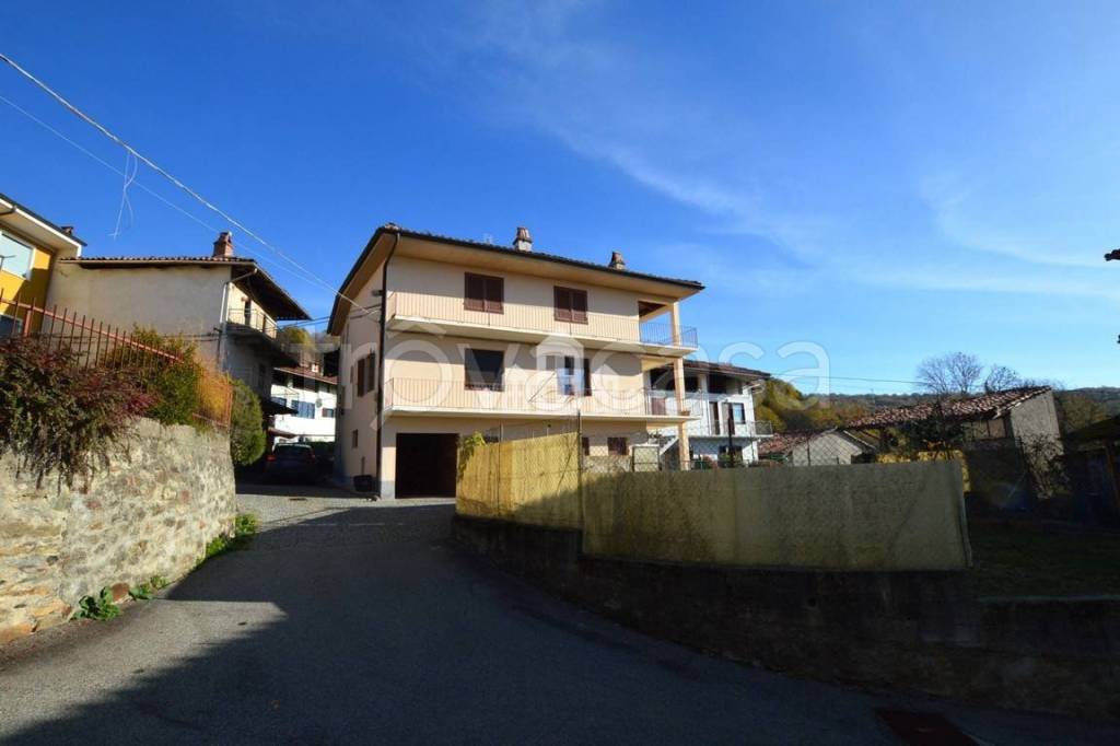 casa indipendente in vendita a Val di Chy in zona Pecco