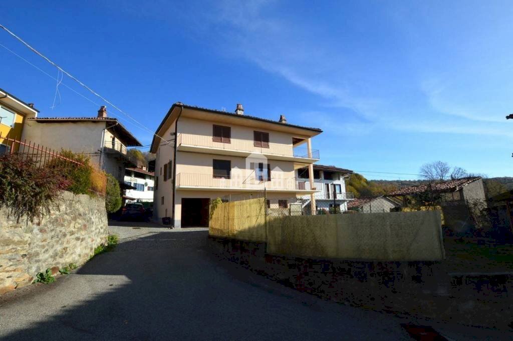 casa indipendente in vendita a Val di Chy in zona Pecco