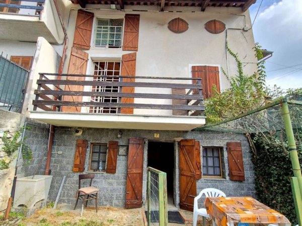 casa indipendente in vendita a Val di Chy