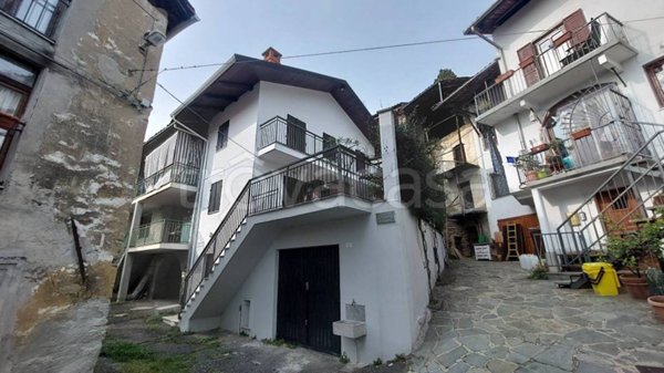 casa indipendente in vendita a Val di Chy in zona Pecco