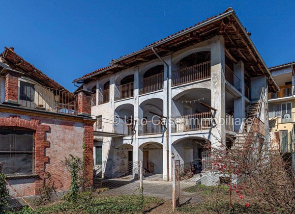 casa indipendente in vendita a Val di Chy in zona Lugnacco