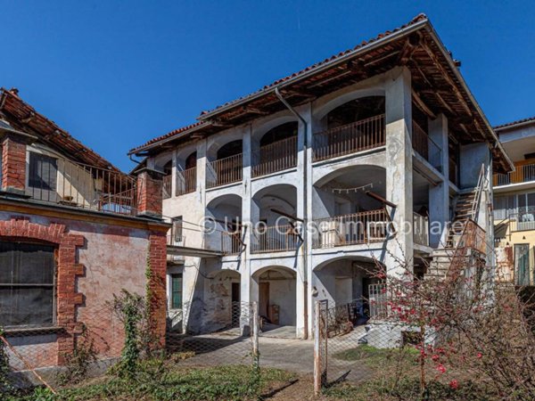 casa indipendente in vendita a Val di Chy in zona Lugnacco