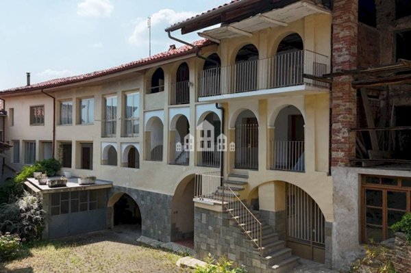 casa indipendente in vendita a Val di Chy in zona Lugnacco