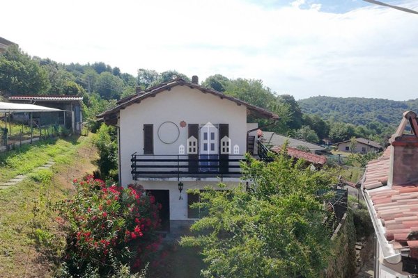 casa indipendente in vendita a Val di Chy in zona Pecco