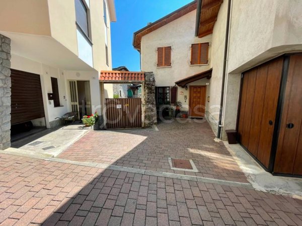 casa indipendente in vendita a Val di Chy in zona Pecco