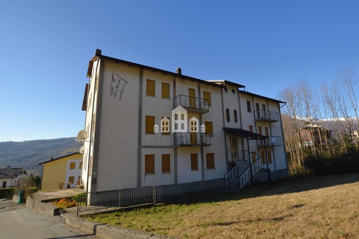 appartamento in vendita a Valchiusa in zona Vico Canavese