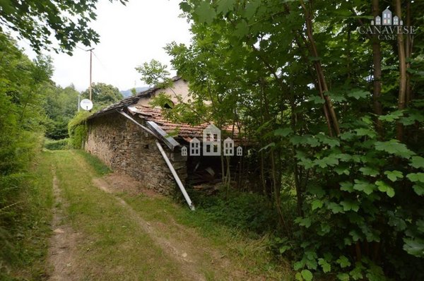 rudere in vendita a Valchiusa in zona Trausella
