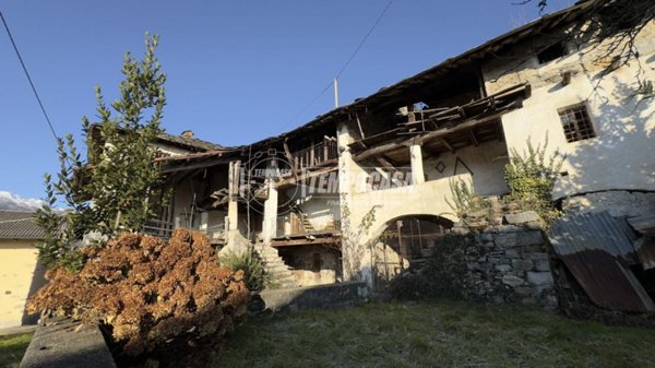 casa indipendente in vendita a Valchiusa in zona Drusacco
