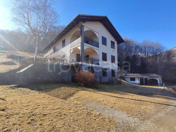casa indipendente in vendita a Valchiusa in zona Inverso