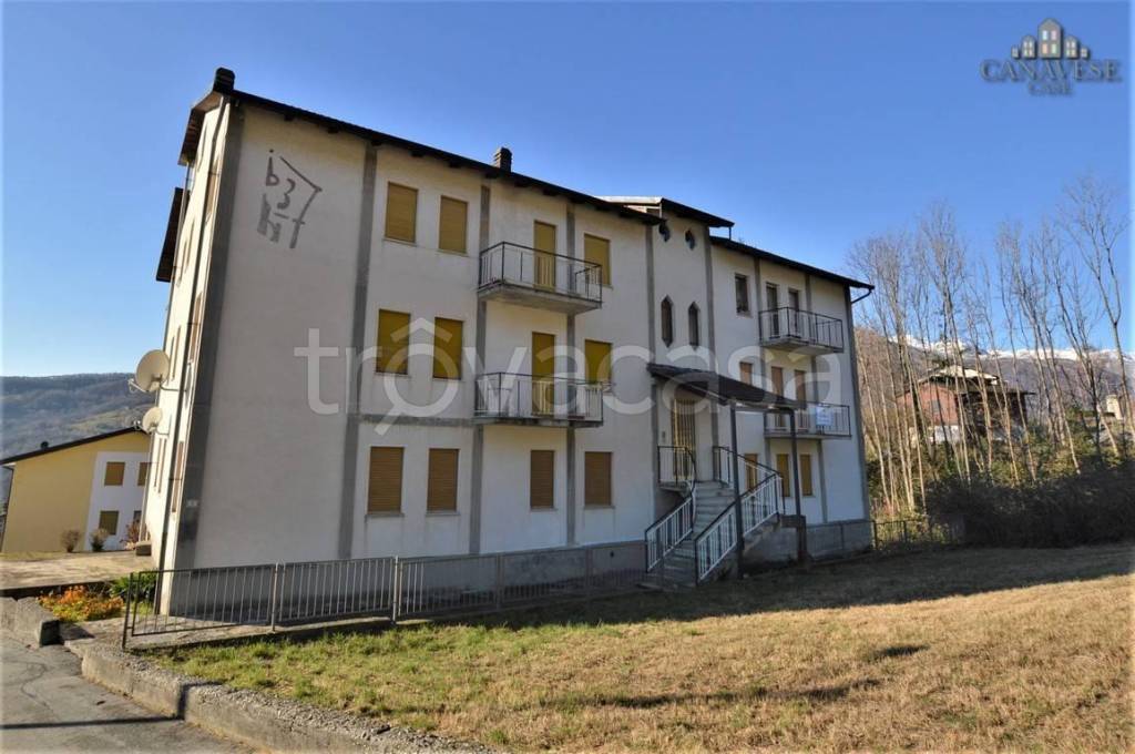 appartamento in vendita a Valchiusa in zona Vico Canavese