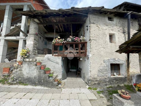 casa indipendente in vendita a Valchiusa in zona Drusacco