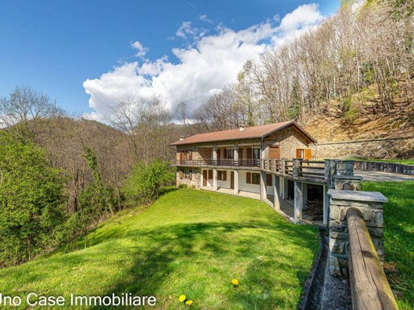 casa indipendente in vendita a Valchiusa in zona Meugliano