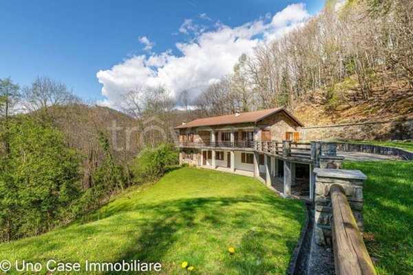 casa indipendente in vendita a Valchiusa in zona Meugliano