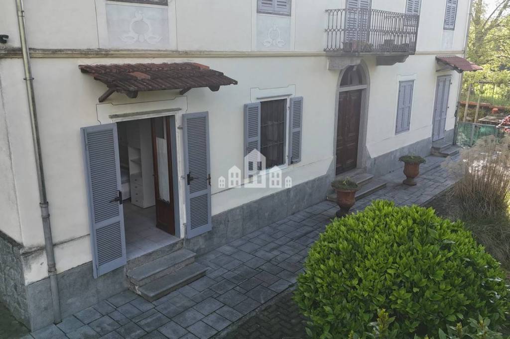 appartamento in vendita a Valchiusa in zona Vico Canavese