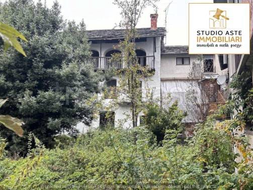 appartamento in vendita a Valchiusa in zona Trausella