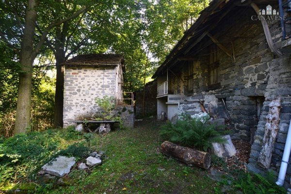 appartamento in vendita a Valchiusa in zona Vico Canavese