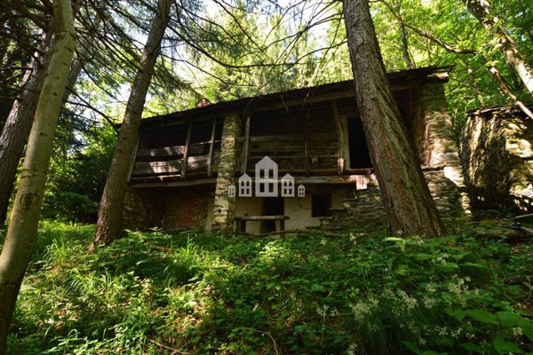 casa indipendente in vendita a Valchiusa in zona Trausella