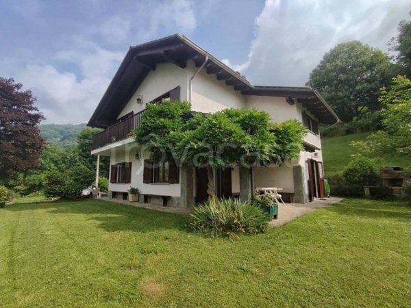 casa indipendente in vendita a Valchiusa in zona Drusacco