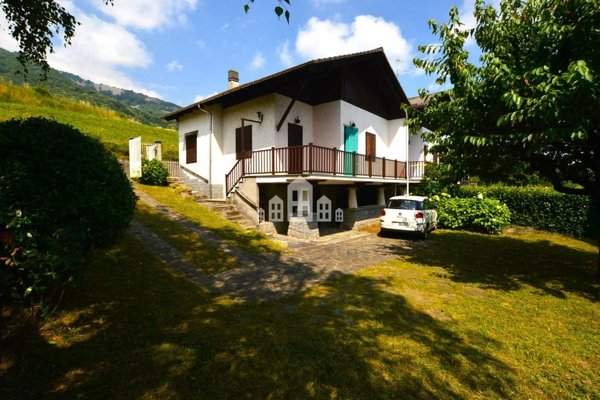 casa indipendente in vendita a Valchiusa in zona Novareglia