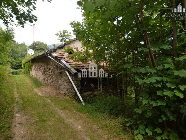 casa indipendente in vendita a Valchiusa in zona Trausella