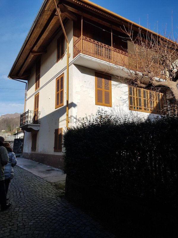 casa indipendente in vendita a Valchiusa