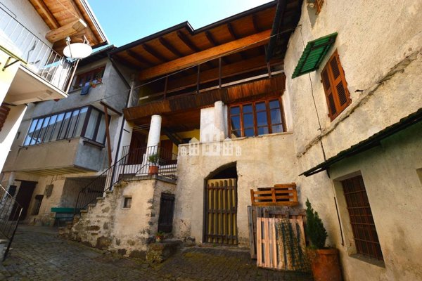 casa indipendente in vendita a Valchiusa in zona Vico Canavese