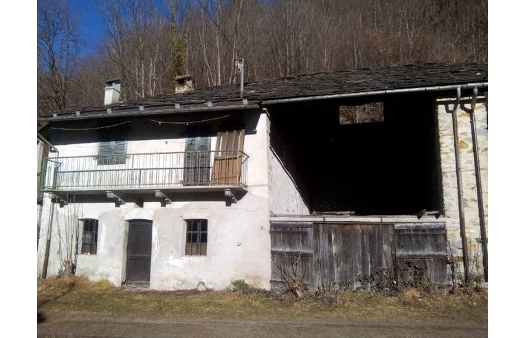 casa indipendente in vendita a Valchiusa in zona Meugliano