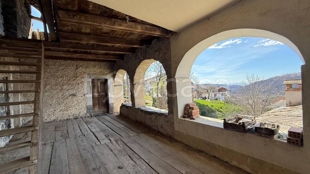 casa indipendente in vendita a Valchiusa in zona Vico Canavese