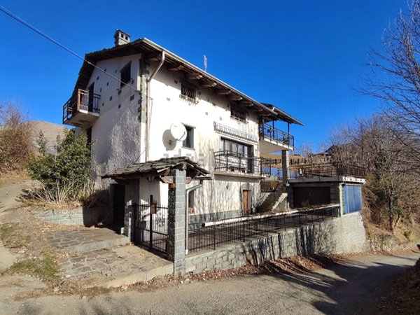 casa indipendente in vendita a Valchiusa in zona Meugliano