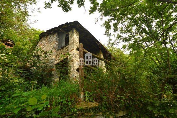 casale in vendita a Valchiusa in zona Inverso