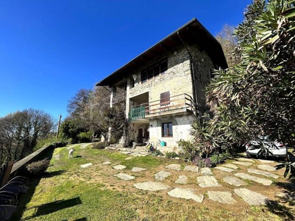 casa indipendente in vendita a Valchiusa