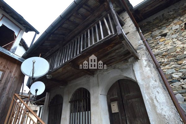 casa semindipendente in vendita a Valchiusa in zona Trausella