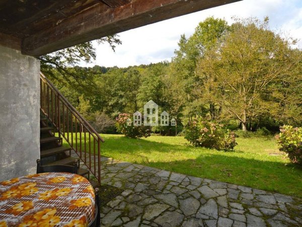 casa indipendente in vendita a Valchiusa